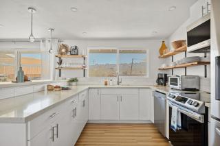 Bighorn Oasis with a Hot Tub - Twentynine Palms - 7