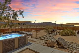 Bighorn Oasis with a Hot Tub - Twentynine Palms - 4
