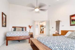 Sail Boat Manor - Garden City - 2