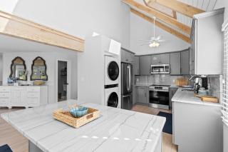 Island Serenity Lake View 3 Bedroom with Amenities - Pawleys Island - 2