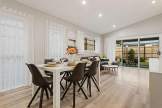 Modern 4BR Home Peaceful Logan Reserve Stay - - 5