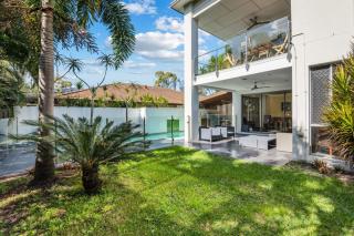 Pool Table and Resort Pool 4BR Holiday Paradise - 1