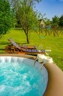 Luxury Vineyard Retreat with Private Jacuzzi - Szigetvár - 8