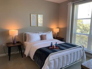 The City View Suite Garage Parking Top Floor! - Columbus - 9