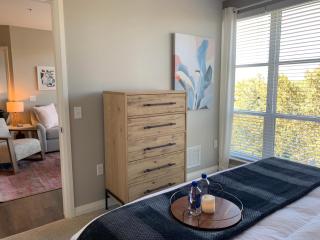 The City View Suite Garage Parking Top Floor! - Columbus - 6