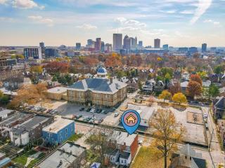 Cozy Brick-Short North Condo - (fenced yard) - OSU - Columbus - 7