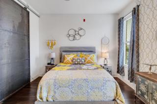 Dream Condo in Desirable West End - 8