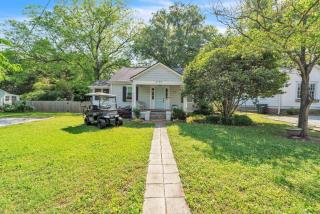 Bungalow off Floyd St in the heart of Covington bungalow - Covington - 0