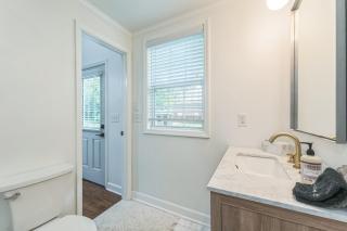 Bungalow off Floyd St in the heart of Covington bungalow - Covington - 2