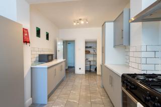 Large House for Groups with Huge Driveway - FREE PARKING - Middlesbrough - 5