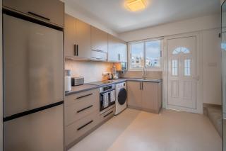 Moderne Designer-Maisonette 2 Schlafzimmer eigene Terrasse mit Grilltisch und Fitnessbereich - Aglantzia - 7