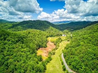 Arcadian Pass - Cozy Cabin Retreat in the Smokies Comfort & Fun for All - 1