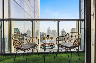 Dive Into Luxury with Infinity Pool & Burj Khalifa - 7