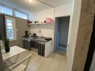 Quarto com cozinha e banheiro privado em casa ampla 130mt da praia - Salvador - 4