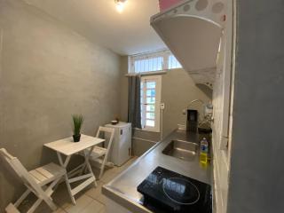Quarto com cozinha e banheiro privado em casa ampla 130mt da praia - Salvador - 5