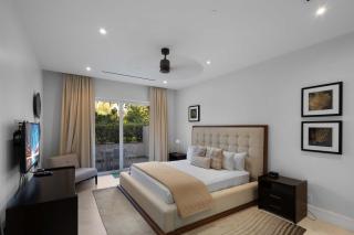 Two Bedroom Condo at One Cable Beach with Patio - Nassau - 8