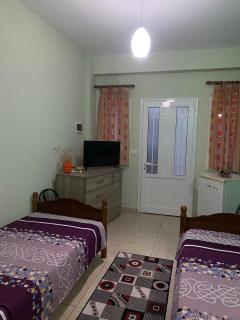 Charming Lakeside Stay - Pogradec - 5
