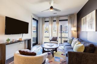 Sleeps 24 4 Modern Midtown Apartments w Gym Pool Walkable to Shops Eats - Nashville - 5