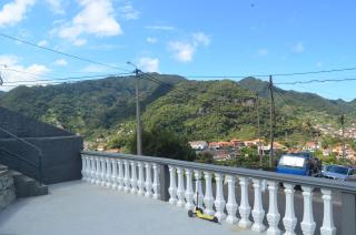 Casa com vida carro grátis - Machico - 1