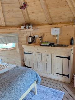 Bluebell Hideaway - Llanfair Clydogau - 4