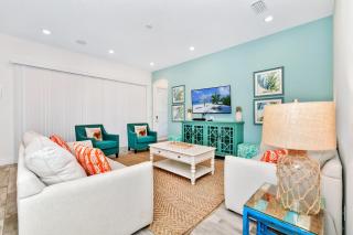 This Pink Cottage Near Disney With Margaritaville Resort Island H20 Access - 8141Su - Orlando - 2
