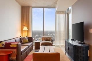 Luxe High Rise near DT Austin w Views Rooftop Pool Gym Luxe Amenities - Austin - 0