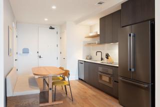 Luxe High Rise near DT Austin w Views Rooftop Pool Gym Luxe Amenities - Austin - 2