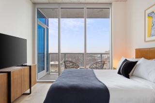 Luxe High Rise near DT Austin w Views Rooftop Pool Gym Luxe Amenities - Austin - 1