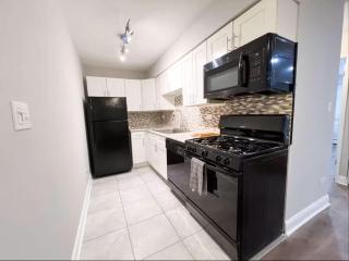 Modern 1BR Free Parking Spot - 7