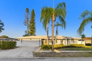 Sleeps 10 Tiki Bar Private Pool Hot Tub Fire Pit - 8