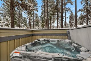 Towering Windows, Hot tub, Waterpark - 5