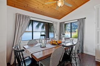 Lakefront, Private dock, ensuite-unit, King bed, Free EV charger, Boat Friendly - 9