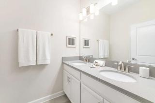 5023 Casa 5 Quartos c/ Piscina Privativa no Storey Lake - 1