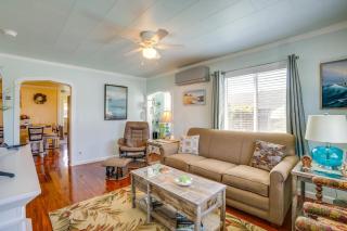 Walk to Gold Beach Charming Cottage with Yard! - 7