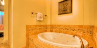 Terra Vista Top Level - Closest to Pools & Fitness - 2