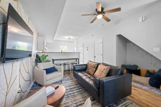 Apartment near Ark for 6 Guests - with Free Parking - Williamstown - 2