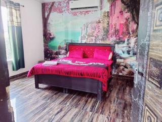 Green Retreat Noida - 2BHK Farm with Pool & Lawn - Greater Noida - 6