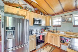 San Marcos River Hideaway with Game Room and Fire Pit - Martindale - 3