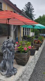 The Empire House Hotel and Restaurant - 4