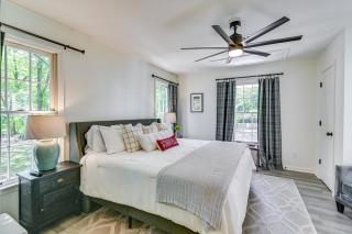 1 Mi to Miss State Wremy Cottage with Deck and Yard - Starkville - 1