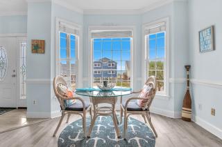 5 Buoys by Oak Island Accommodations - Oak Island - 5