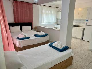 PELEKAN rooms and apartments athina 11 - Pefkohori - 9