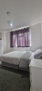 Home Away from Home - Dartford - 3
