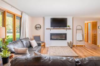 Stadium District Resch 3 BR Sleeps 8 - Green Bay - 9