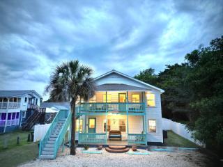 MyPlace on Holly: Entire house,10 bdrms. Slps 20,Private pool, Beach, Golf Hot Tub - Myrtle Beach - 8
