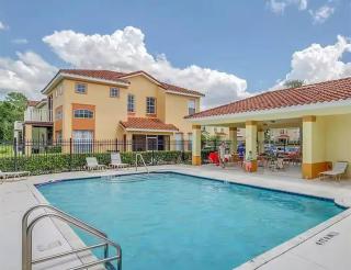 Spacious Family Retreat with Pool, 15 Min to Disney and Parks - 5