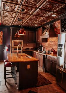 Broadway 4br 2bth 2500sf Art Gallery and Steam Room - 0