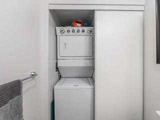 Prime Downtown Condo - St Lawrence Parking - 3