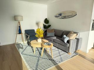 Redondo Oceanfront Gem 2BR BA Balcony & Parking 335 - Redondo Beach - 9