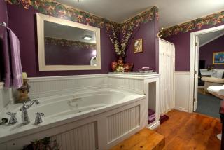Bed and Breakfast on White Rock Creek - Waco - 3